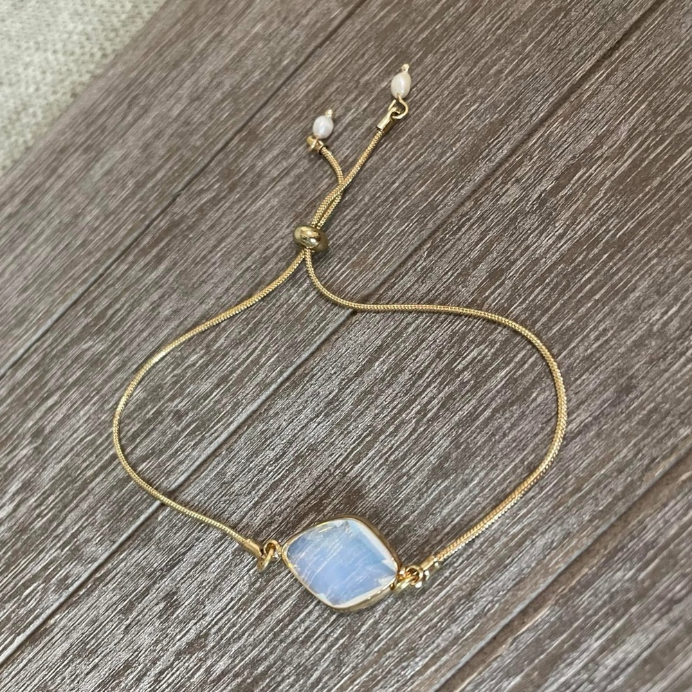 🆕 Gold Bracelet with White Opal Stone